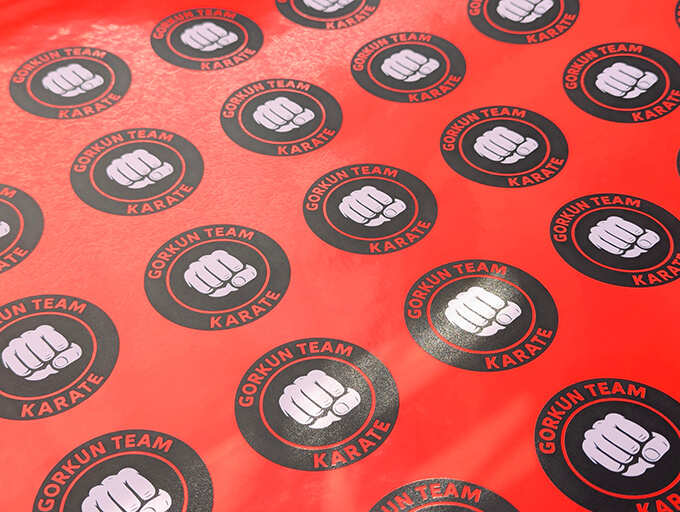 наклейки флуоресцентные + печать под заказ