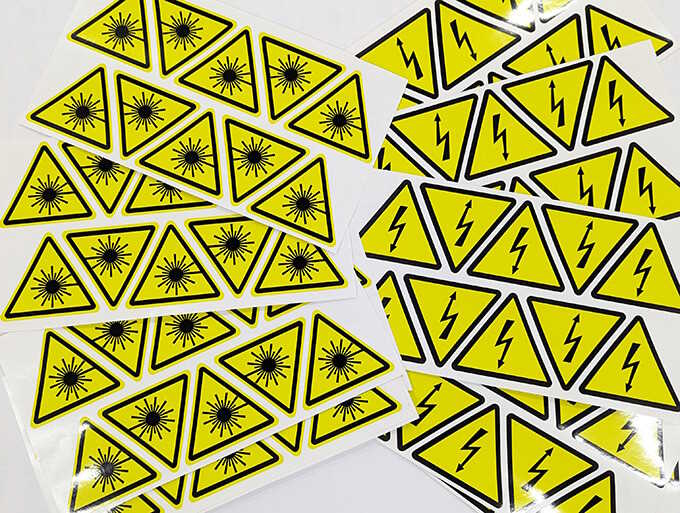 Наклейки с ламинацией.