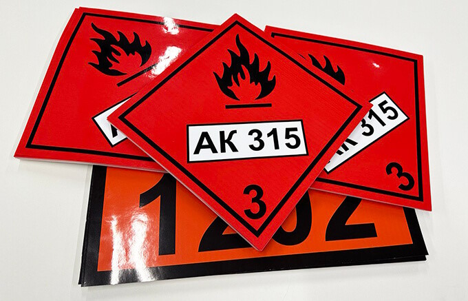 Наклейки Oracal