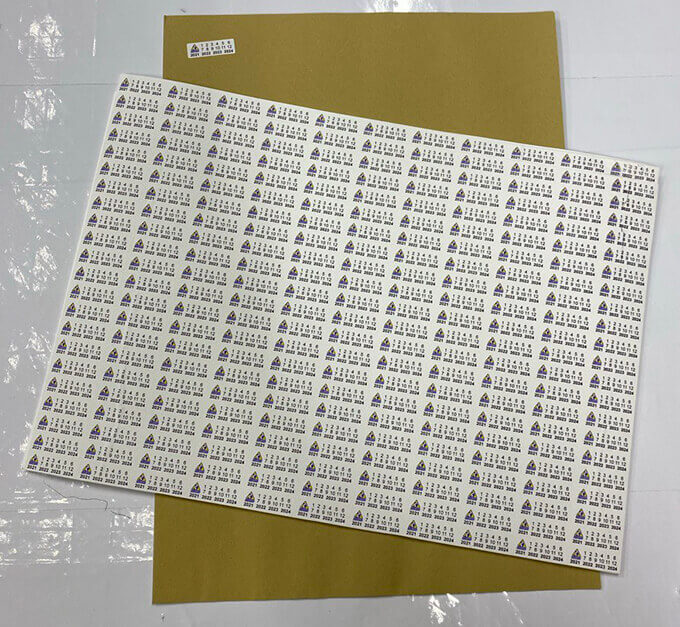 Наклейки пломбы