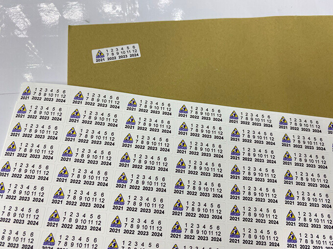 Плобировочная наклейка