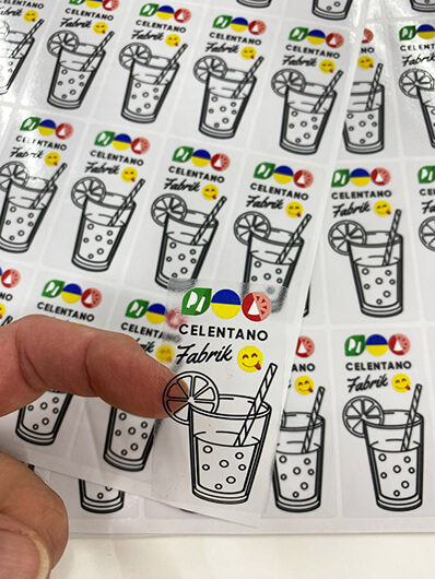 Наклейки на прозрачной пленке с белым