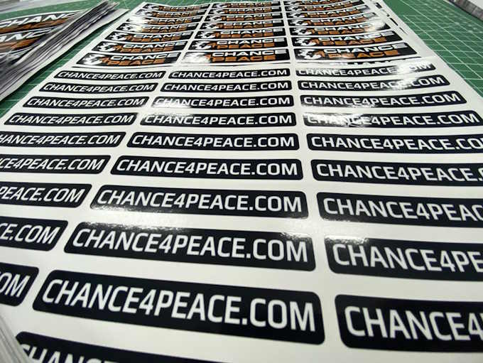 Заказать наклейку с логотипом