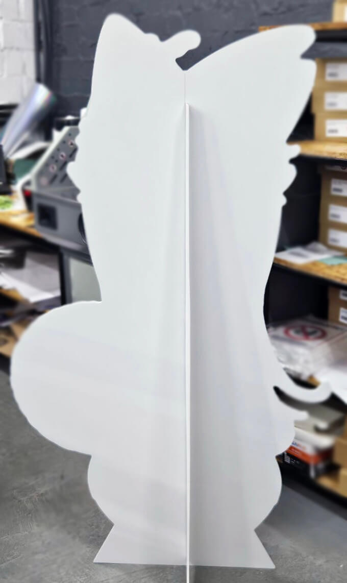 Ростова фігура з ніжкою