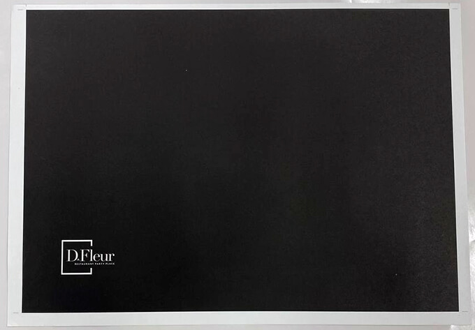 сеты для сервировки стола черный фон