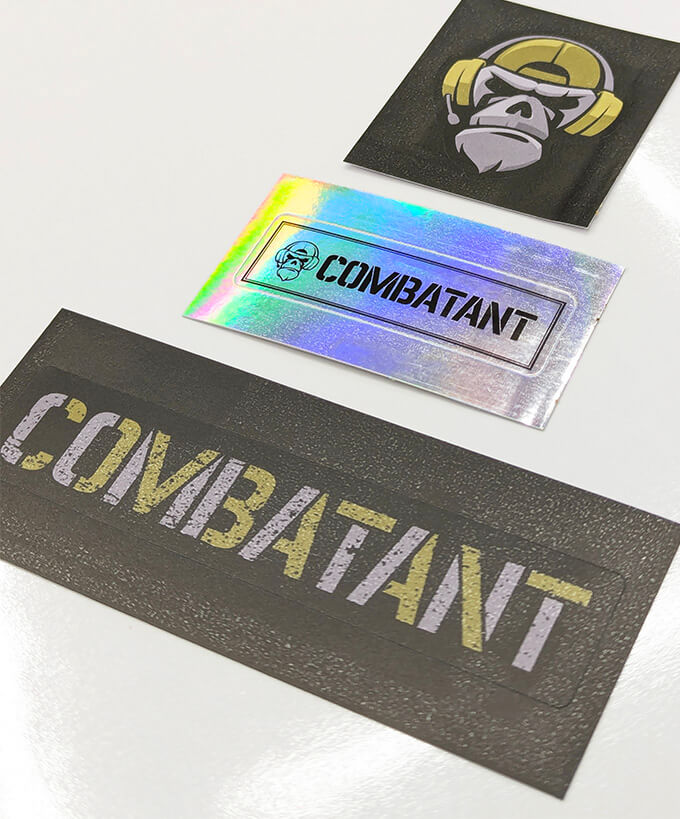 Друк стікерів на голографічному матеріалі.